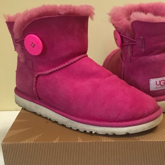 UGG Mini Bailey 1 Button Pink Magenta Boots Box Booties Shearling Fur Snow 6 Box - Picture 3 of 12